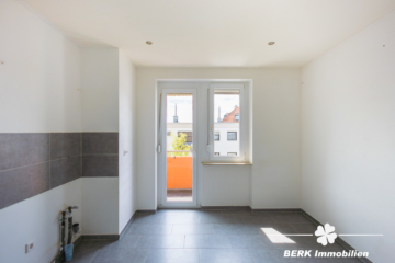 VERKAUFT – BERK Immobilien – geflegte 4- Zimmer Wohnung in Top Lage von Aschaffenburg - Küche (115520)