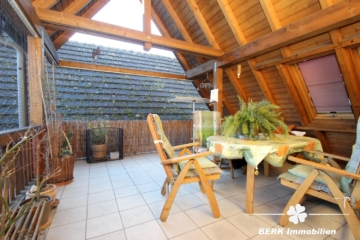 BERK Immobilien – Wohnhaus mit Herz: Gemütlichkeit und Scheune auf großem Grundstück - Dachterrasse (116024)