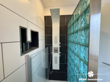 BERK Immobilien – Modernisiertes Einfamilienhaus mit Charme und Potenzial in Mömbris-Gunzenbach - Bad EG (115618)