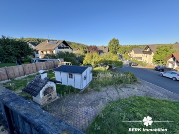 BERK Immobilien – Modernisiertes Einfamilienhaus mit Charme und Potenzial in Mömbris-Gunzenbach - Auffahrt (115624)