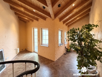 BERK Immobilien – Charmante Doppelhaushälfte mit vielseitigen Nutzungsmöglichkeiten in Offenbach-Bürgel - Bild (115023)