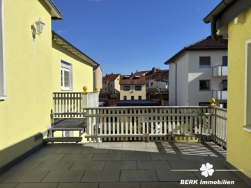 BERK Immobilien – Charmante Doppelhaushälfte mit vielseitigen Nutzungsmöglichkeiten in Offenbach-Bürgel - Bild (115024)