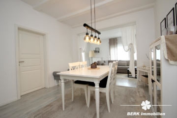 BERK Immobilien – Top gepflegtes ZFH mit gemütlichem Garten in schöner Lage von Laufach - EG- Essbereich (115575)