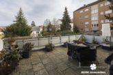 große Terrasse mit Zugang zum Garten - BERK Immobilien – gemütliche 3-Zimmer-Erdgeschosswohnung mit großer Terrasse, Balkon & Gartenzugang