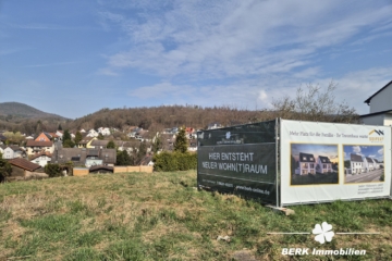 BERK Immobilien – Neubau-Doppelhaushälfte in Sailauf. Modern, hell & mit KfW40-Standard (förderfähig) - Grundstück (116601)