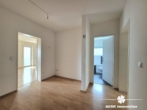 Flur - *VERKAUFT* BERK Immobilien – gepflegte und gut geschnittene 4-Zimmer-ETW in zentraler Lage von Kleinostheim