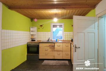 BERK Immobilien – Zwei in einem als Kapitalanlage: Zwei Wohneinheiten, ca. 6 % Rendite in Eschau - Zimmer rechtes Haus (116180)