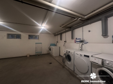 BERK Immobilien – Etagenwohnung in Karlstein mit eigenem Kellerabteil und zwei Stellplätzen - gemeinsame Waschküche (116741)