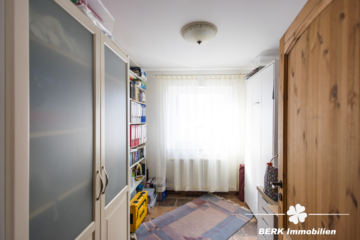 *VERKAUFT* BERK Immobilien – charmantes & liebevoll renoviertes EFH zentral in Johannesberg - Büro EG (115338)