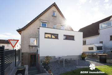 *VERKAUFT* BERK Immobilien – charmantes & liebevoll renoviertes EFH zentral in Johannesberg - Gartenansicht mit Anbau (115333)