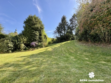 BERK Immobilien – Privates Wohnidyll im Grünen – Stilvoll leben auf parkähnlichem Grundstück - Garten (115154)