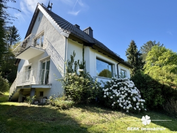 BERK Immobilien – Privates Wohnidyll im Grünen – Stilvoll leben auf parkähnlichem Grundstück - Haupthaus (115145)