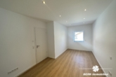 Schlafzimmer - BERK Immobilien – TOP- Vermietung nach energetischer Vollsanierung 3-Zi.-Wohnung in Hösbach