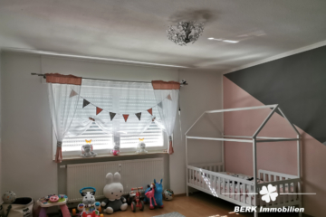 BERK Immobilien – Vermietetes Dreifamilienhaus als Kapitalanlage in Leidersbach - Kinderzimmer OG (116140)