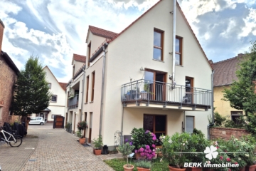 *RESERVIERT* BERK Immobilien – bezugsfertige & gemütliche Maisonette-Wohnung mit 3 Zimmern im Herzen von Obernau - Hofansicht (115553)