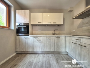 *RESERVIERT* BERK Immobilien – bezugsfertige & gemütliche Maisonette-Wohnung mit 3 Zimmern im Herzen von Obernau - Küche (115557)