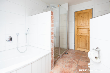 *Reserviert*BERK Immobilien – großzügiges Wohnhaus in Mömbris-Rothengrund mit zwei abgetrennten Wohneinheiten - DG Bad (116282)