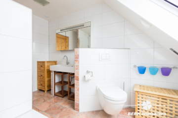 *Reserviert*BERK Immobilien – großzügiges Wohnhaus in Mömbris-Rothengrund mit zwei abgetrennten Wohneinheiten - DG Bad (116283)