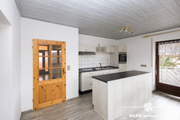 *Reserviert*BERK Immobilien – großzügiges Wohnhaus in Mömbris-Rothengrund mit zwei abgetrennten Wohneinheiten - OG Küche (116273)