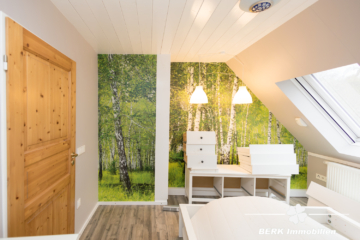 *Reserviert*BERK Immobilien – großzügiges Wohnhaus in Mömbris-Rothengrund mit zwei abgetrennten Wohneinheiten - DG Zimmer (116285)