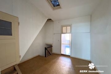 BERK Immobilien – Wohn- und Geschäftshaus in zentraler Lage von Miltenberg - Vorraum (115750)