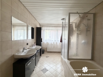 BERK Immobilien – Großzügige 4-Zimmer-Eigentumswohnung mit Balkon & Ausbaupotenzial in Mespelbrunn-Hessenthal - Bild (116200)