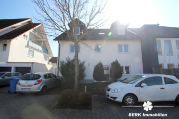 BERK Immobilien – Ihr Zweifamilienhaus – modern, großzügig & voller Möglichkeiten! - Straßenansicht (115063)