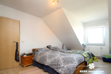 BERK Immobilien – Ihr Zweifamilienhaus – modern, großzügig & voller Möglichkeiten! - Schlafzimmer - OG (115058)