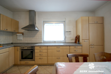 BERK Immobilien – Familienfreundliches Haus mit viel Platz und vielseitigem Nebengebäude - Küche und Essbereich EG (115999)