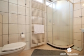 Badezimmer OG - BERK Immobilien – Familienfreundliches Einfamilienhaus in zentraler Lage von Stockstadt