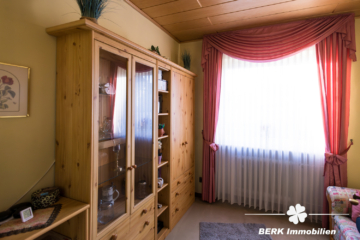 BERK Immobilien – Großzügiges Zweifamilienhaus mit Potenzial für Ausbau & Mehrgenerationenwohnen - Gästezimmer EG (116908)