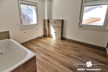 BERK Immobilien – Teilrenoviertes gemütliches Altstadthäuschen in zentraler Lage von Amorbach - BERK Immobilien - Bad (115535)