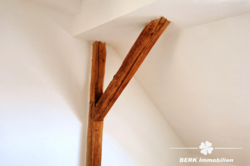 BERK Immobilien – Teilrenoviertes gemütliches Altstadthäuschen in zentraler Lage von Amorbach - BERK Immobilien - Dach Detail (115541)