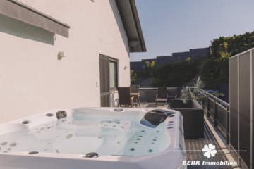 BERK Immobilien – einzigartige Luxusimmobilie: Naturverbunden und hochmodern in ruhiger Lage von Großostheim - Whirlpool (115078)
