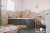 Badezimmer - BERK Immobilien – einzigartige Luxusimmobilie: Naturverbunden und hochmodern in ruhiger Lage von Großostheim