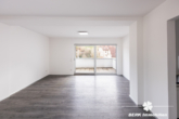 Wohn-Essbereich MAI-Wohnung - BERK Immobilien – modern saniertes ZFH in zentraler Lage von Haibach mit traumhafter Maisonette-Wohnung