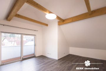 BERK Immobilien – modern saniertes ZFH in zentraler Lage von Haibach mit traumhafter Maisonette-Wohnung - Schlafzimmer MAIS-Wohnung (116812)