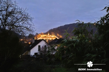 BERK Immobilien – Moderner schlüsselfertiger Wohntraum: Exklusives freistehendes Einfamilienhaus - Aussicht vom Grundstück (116346)