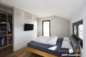 RESERVIERT – BERK Immobilien – Exklusives Design-Einfamilienhaus auf großzügigem Grundstück - Schlafen OG (116304)