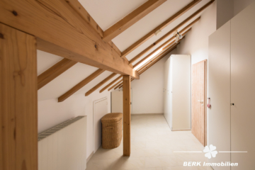 BERK Immobilien – Freistehendes Architektenhaus in bester Lage mit Panoramablick - Zimmer 1 (115696)