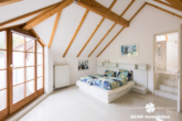 Schlafzimmer - BERK Immobilien – Freistehendes Architektenhaus in bester Lage mit Panoramablick