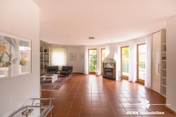 BERK Immobilien – Freistehendes Architektenhaus in bester Lage mit Panoramablick - Wohnessbereich (115682)