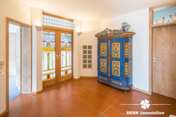 BERK Immobilien – Freistehendes Architektenhaus in bester Lage mit Panoramablick - Eingangsbereich - Foyer (115677)