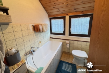 BERK Immobilien – Charmantes Einfamilienhaus mit Garten und viel Potenzial in zentraler Lage - Bad DG (116545)