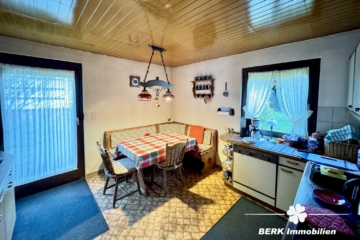 BERK Immobilien – Charmantes Einfamilienhaus mit Garten und viel Potenzial in zentraler Lage - Wohnküche EG (116533)