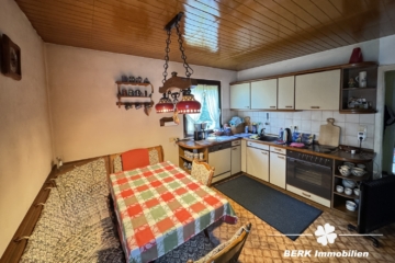 BERK Immobilien – Charmantes Einfamilienhaus mit Garten und viel Potenzial in zentraler Lage - Wohnküche EG (116534)