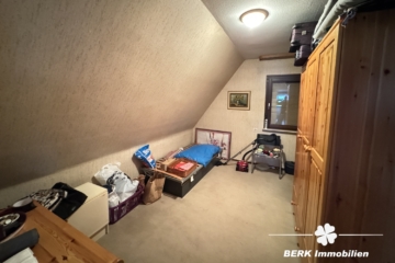 BERK Immobilien – Charmantes Einfamilienhaus mit Garten und viel Potenzial in zentraler Lage - Kinderzimmer 4 DG (116544)
