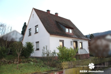 BERK Immobilien – Charmantes Einfamilienhaus mit Garten und viel Potenzial in zentraler Lage - Aussenansicht (116529)