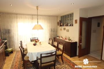 BERK Immobilien – vielseitig nutzbares, sehr gepflegtes Mehrfamilienhaus in Seligenstadt, OT Froschhausen - Esszimmer (116571)