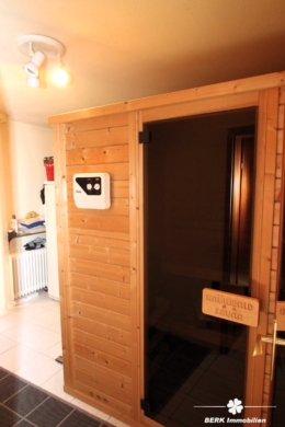BERK Immobilien – vielseitig nutzbares, sehr gepflegtes Mehrfamilienhaus in Seligenstadt, OT Froschhausen - Sauna (116576)